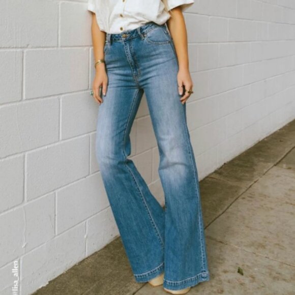 Rolla's Eastcoast Flare Jeans in Karen Blue - Picture 7 of 16